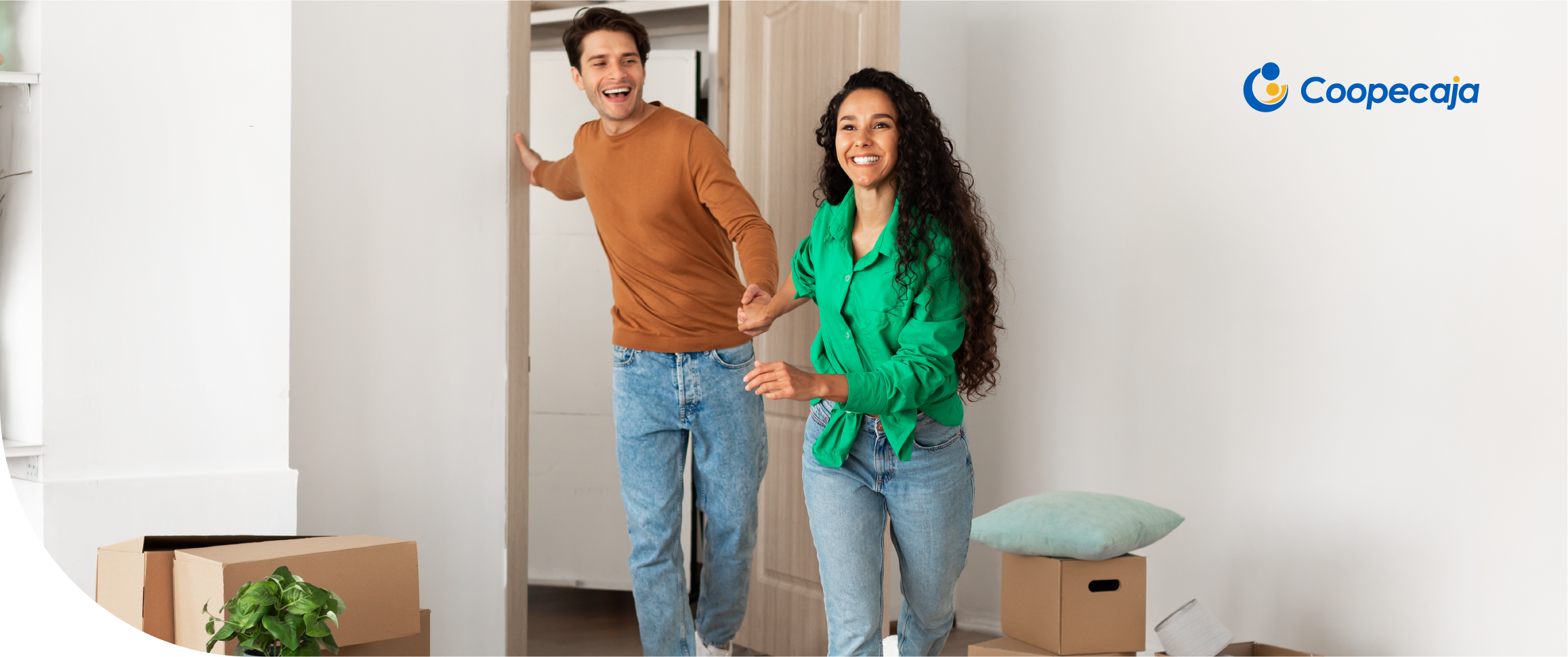 pareja feliz en casa