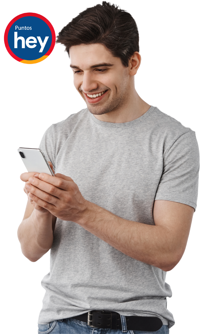 Imagen decorativa de un hombre usando su dispositivo móvil para conectar con nuestros servicios